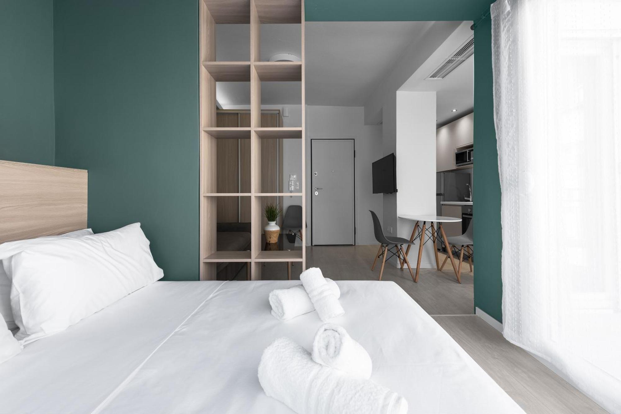 Apartment Denizen Boutique Apartments, Nilie Hospitality Mgmt