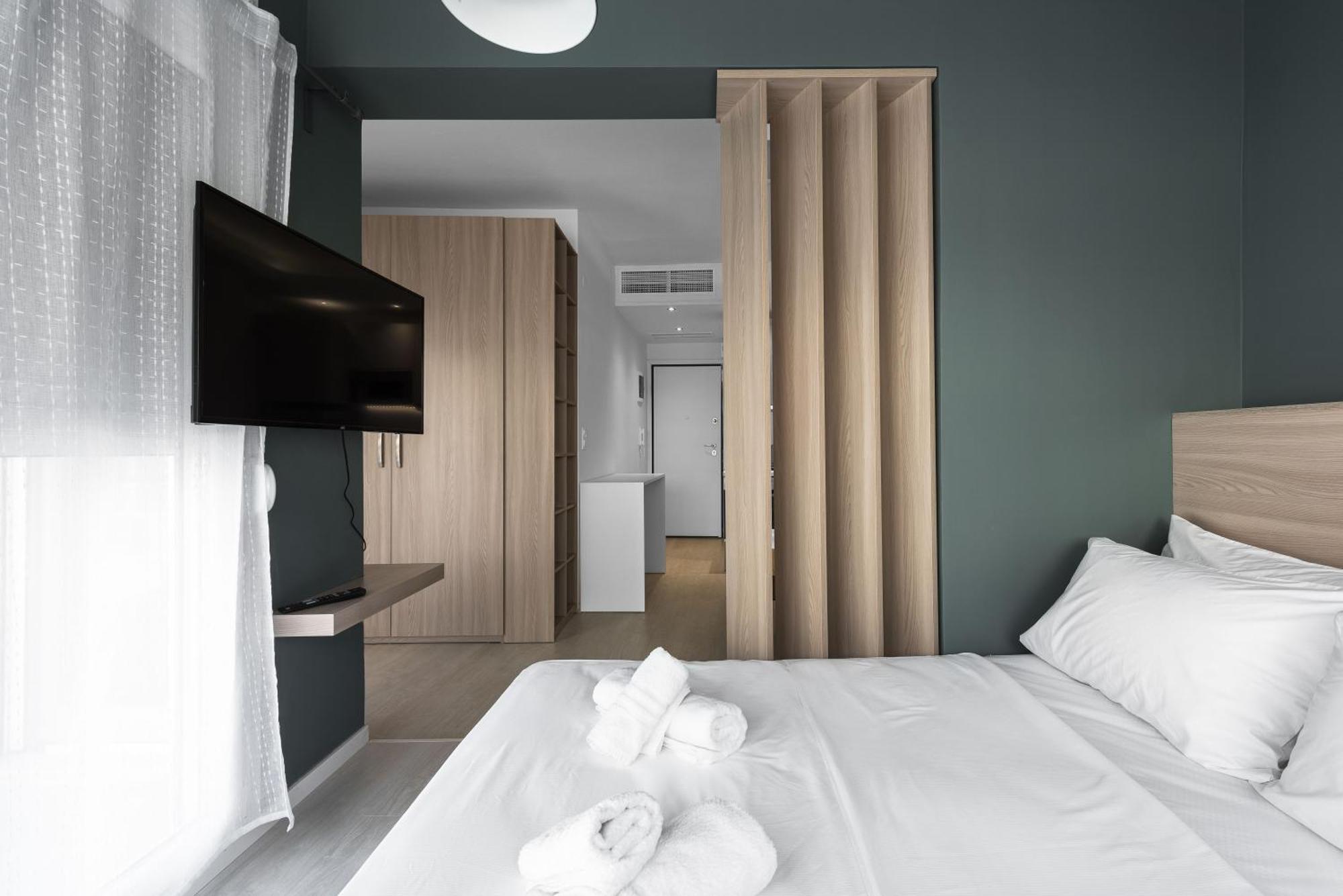 Apartment Denizen Boutique Apartments, Nilie Hospitality Mgmt